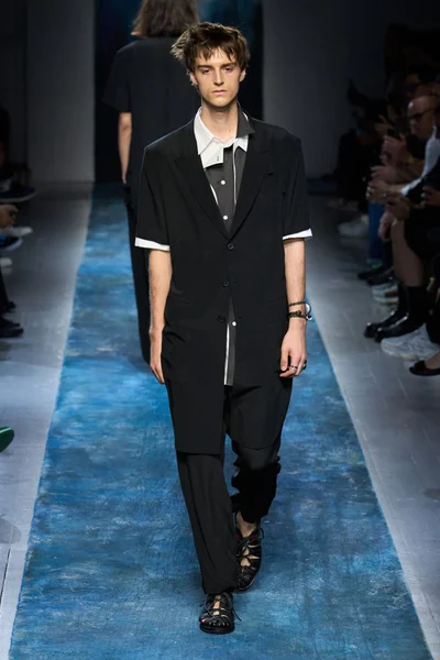 Look 2